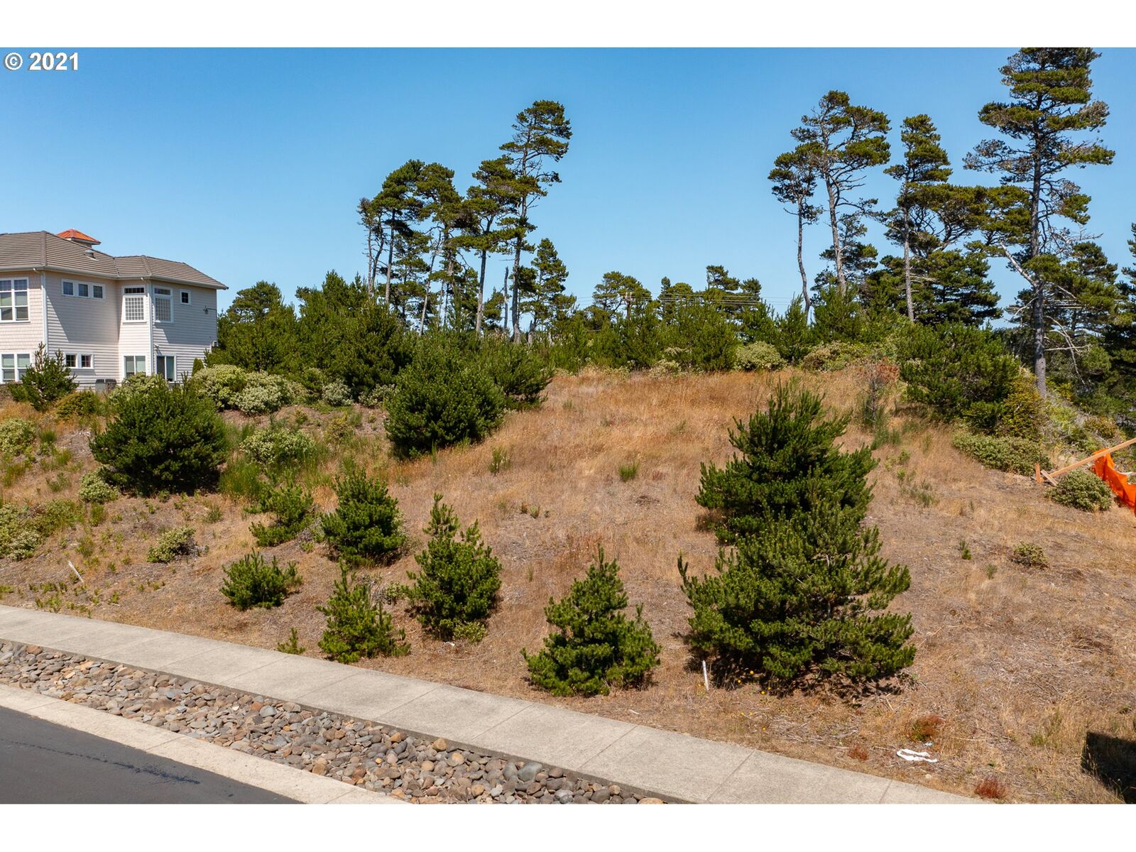 Property Photo: Bonnett Way #37 OR 97439
