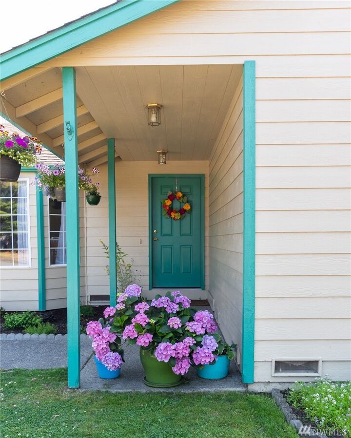 Property Photo: 909 Summer Meadows Ct WA 98284