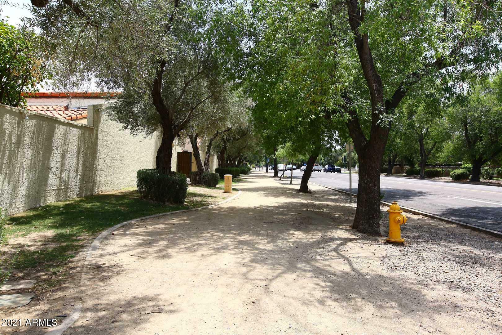 Property Photo:  11 E Loma Lane  AZ 85020 