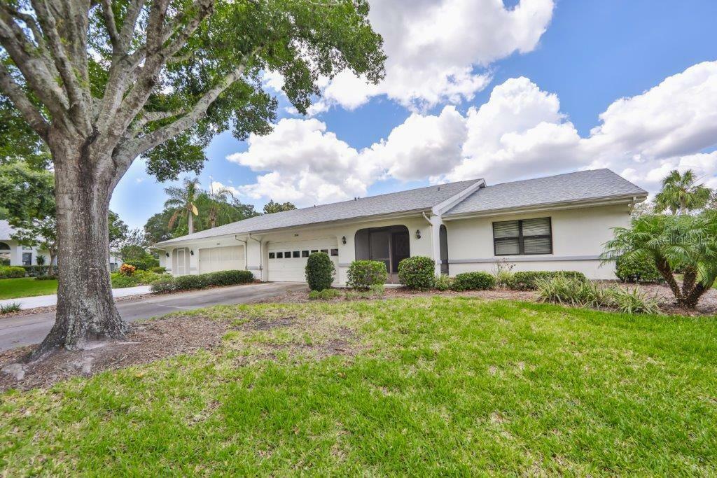 Property Photo:  2501 Lynx Road  FL 33573 