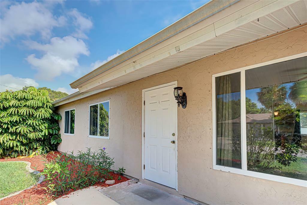 Property Photo:  22168 Oneida Avenue  FL 33952 