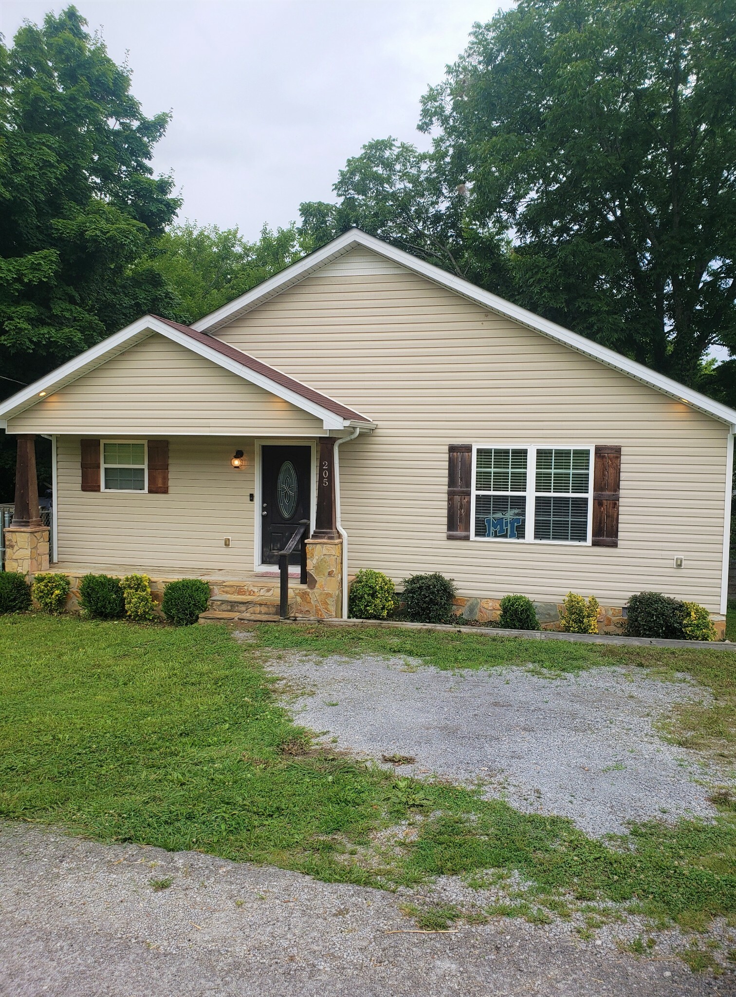 205 Sims Ave  Wartrace TN 37183 photo