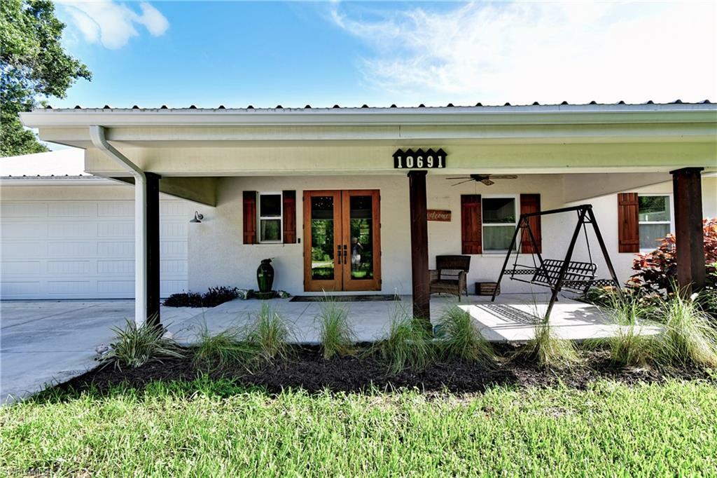 Property Photo:  10671 Martha Street  FL 33905 