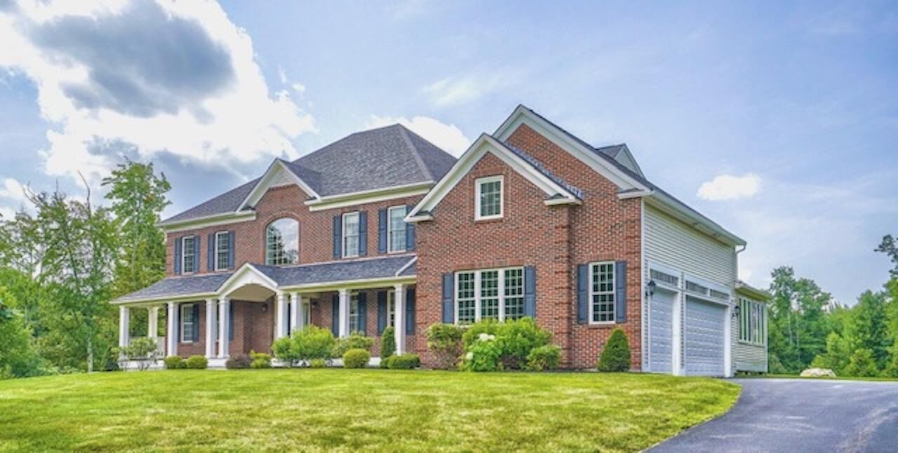 Property Photo: 19 Settlers Court NH 03110