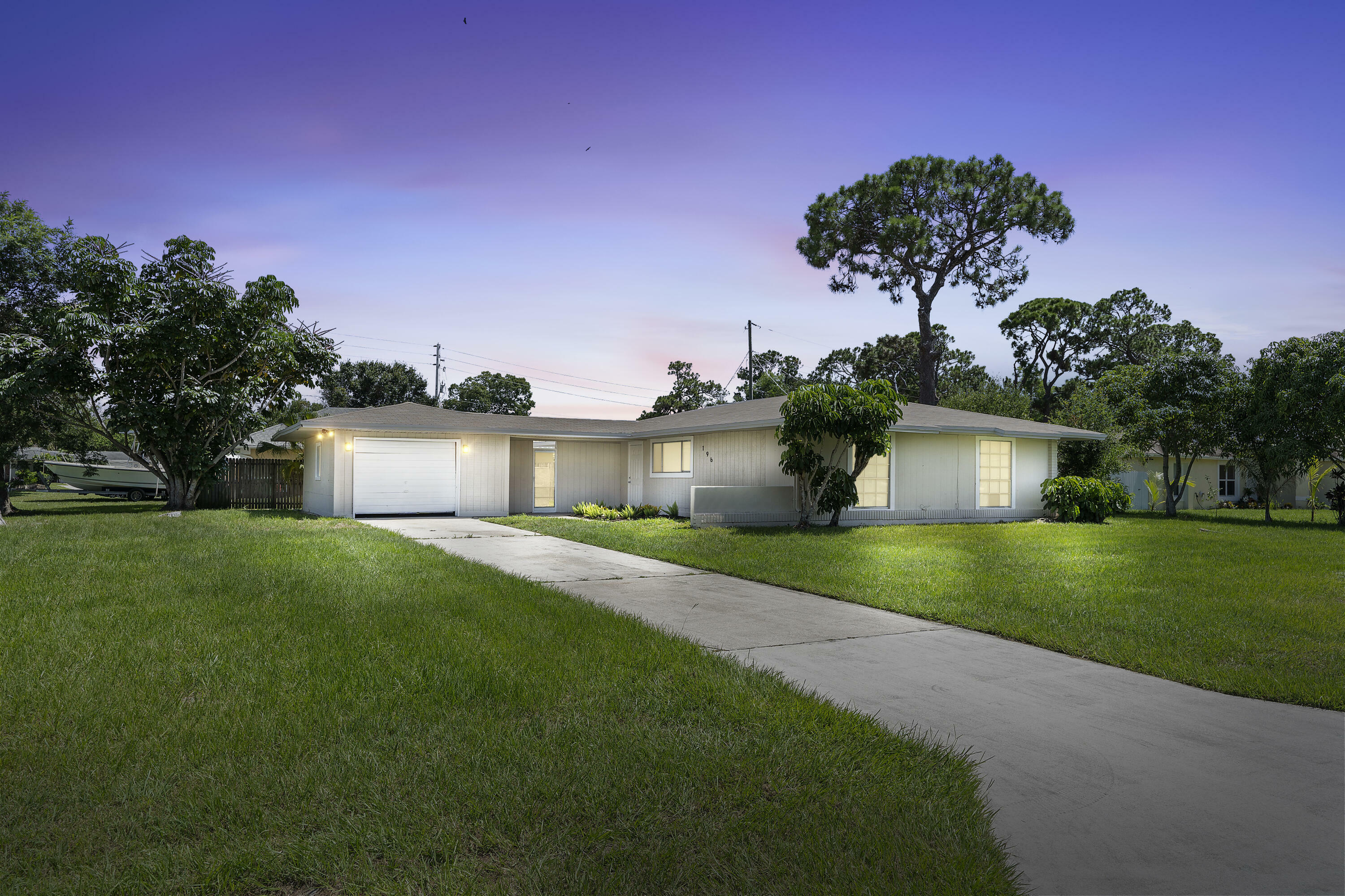 Property Photo:  196 NE Caprona Avenue  FL 34952 