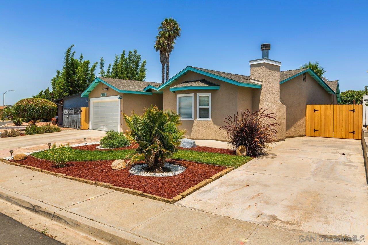 Property Photo: 10813 Via San Blas CA 92126