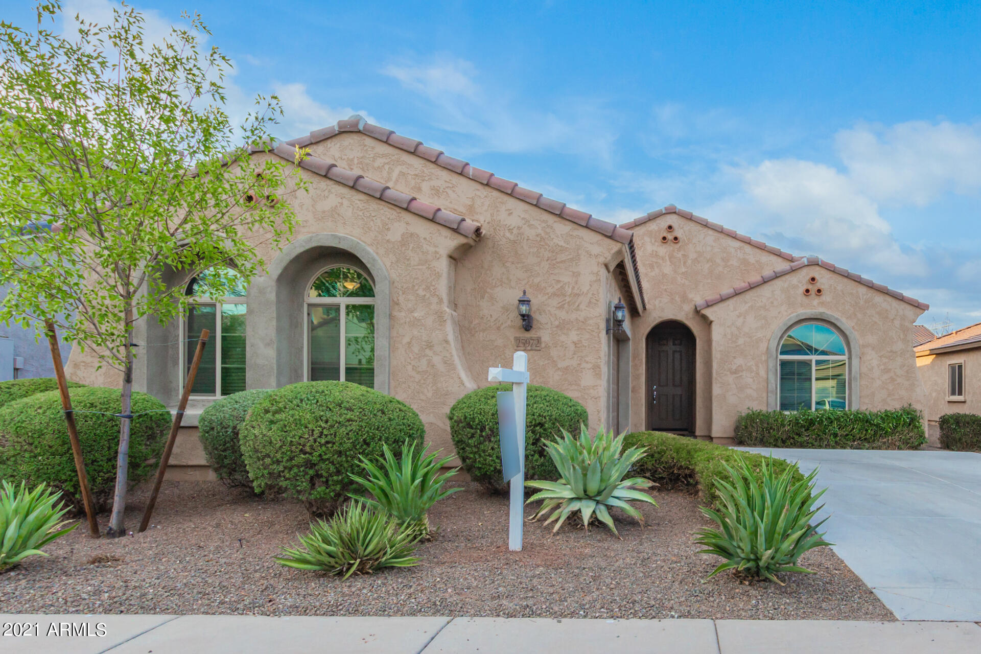 Property Photo: 25972 W Burnett Road AZ 85396