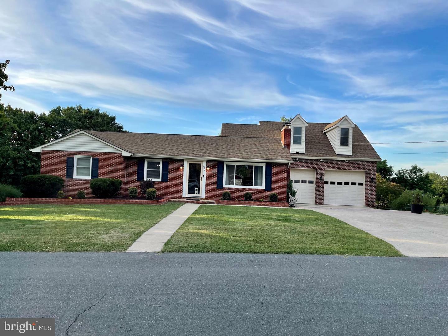 Property Photo: 902 Hillcrest Road MD 21076