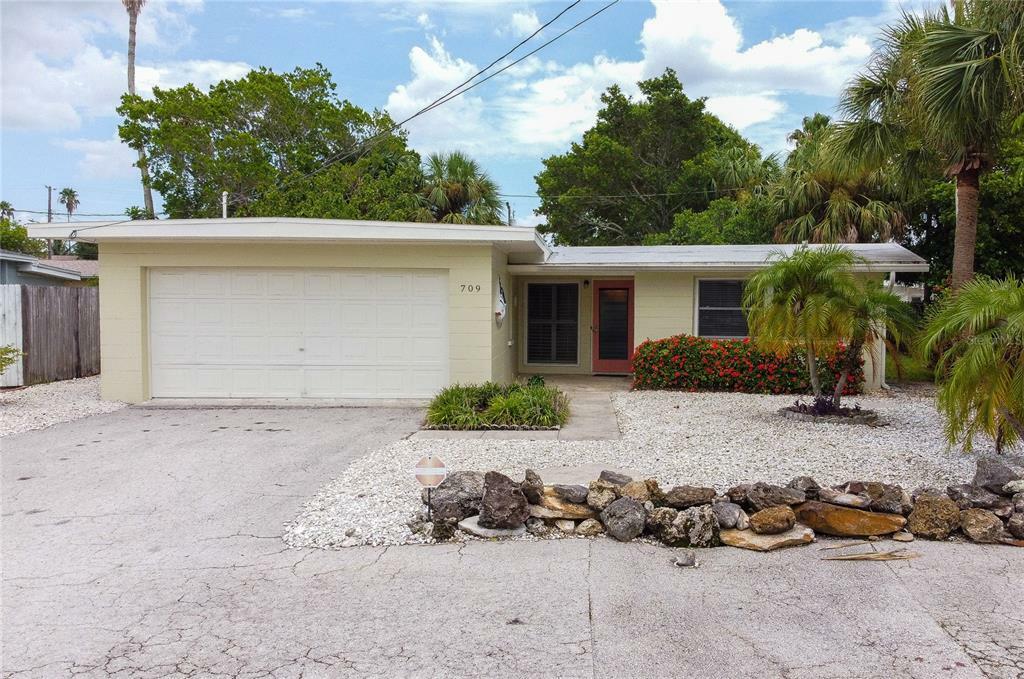 Property Photo:  709 Sunset Cove  FL 33708 