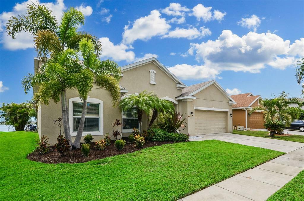 Property Photo:  1310 Parker Den Drive  FL 33570 