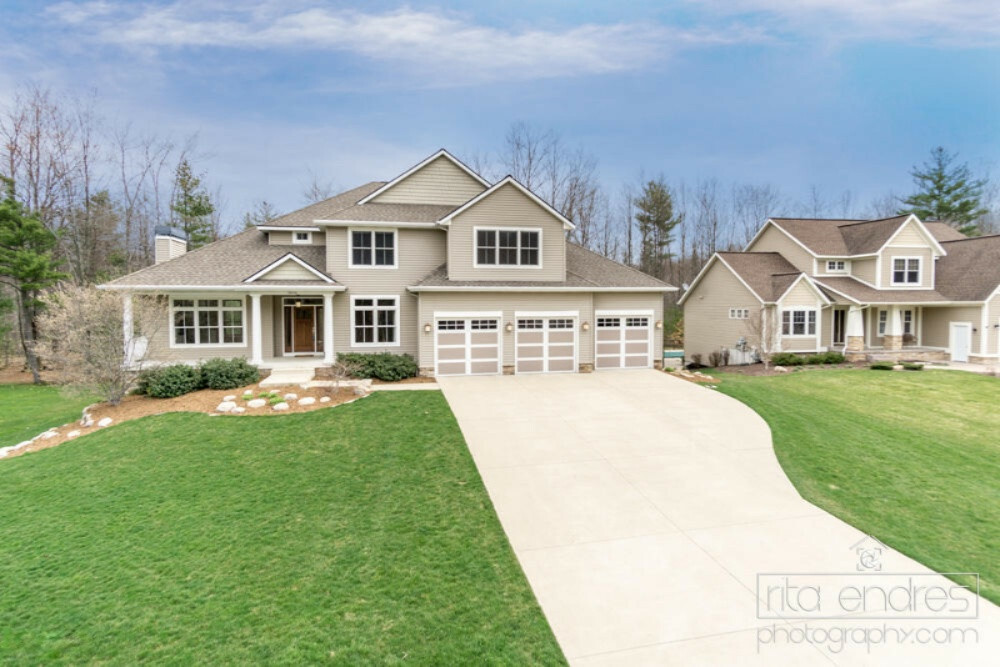Property Photo: 16446 West Willow Drive MI 49456