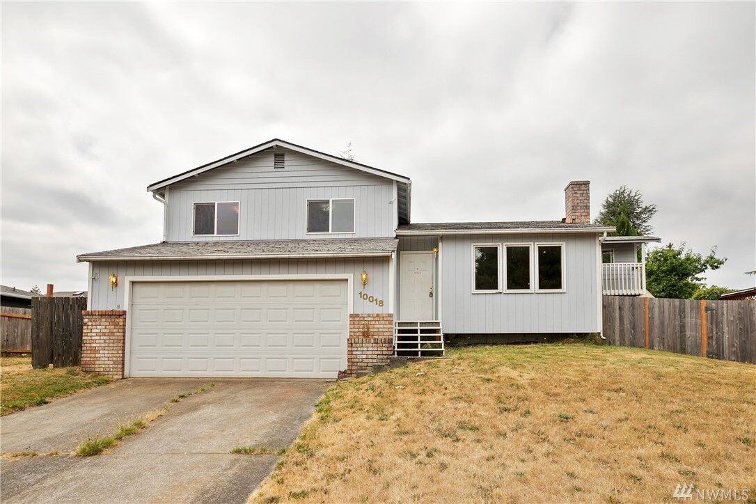 Property Photo:  10018 27th Dr SE  WA 98208 