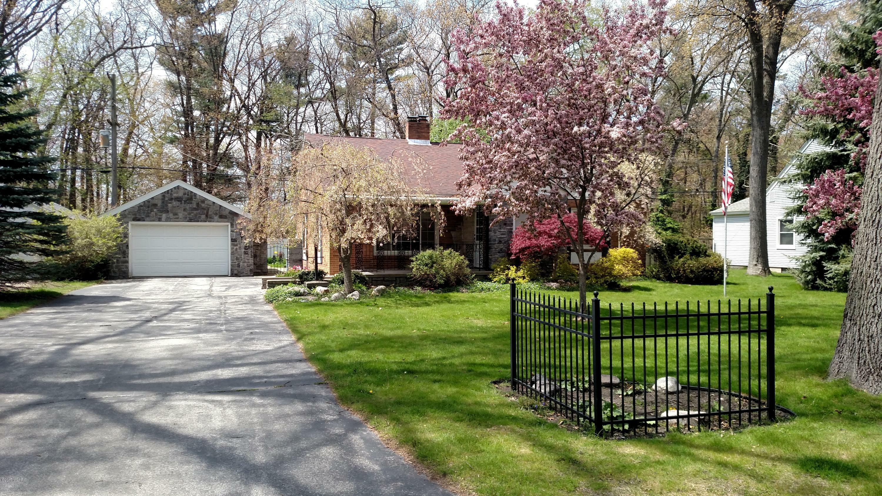 Property Photo:  3495 W Manitou Circle  MI 49441 