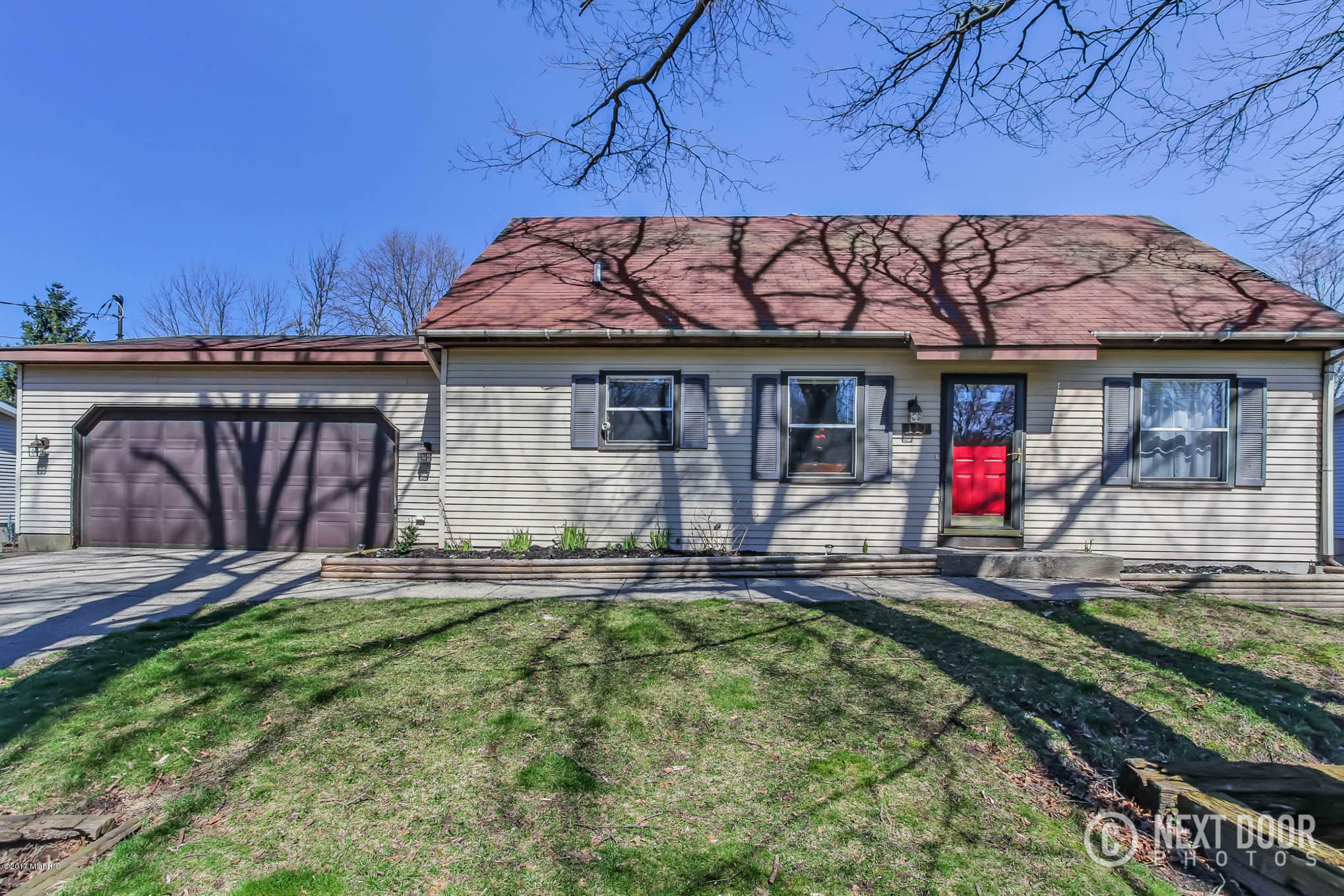 Property Photo:  147 Bel Air Street  MI 49424 