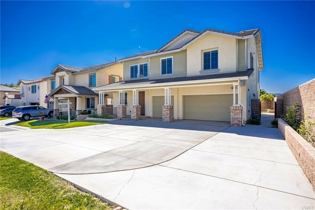 Property Photo:  3384 Nearbrook Lane  CA 92503 