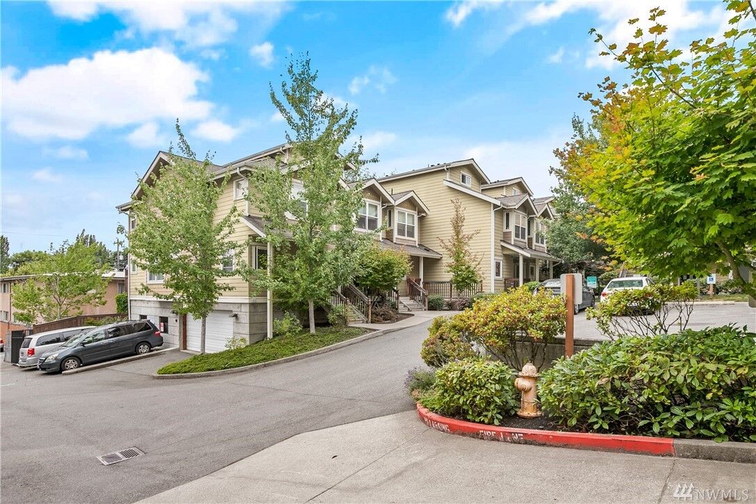 Property Photo: 7322 Rainier Ave S 105 WA 98118