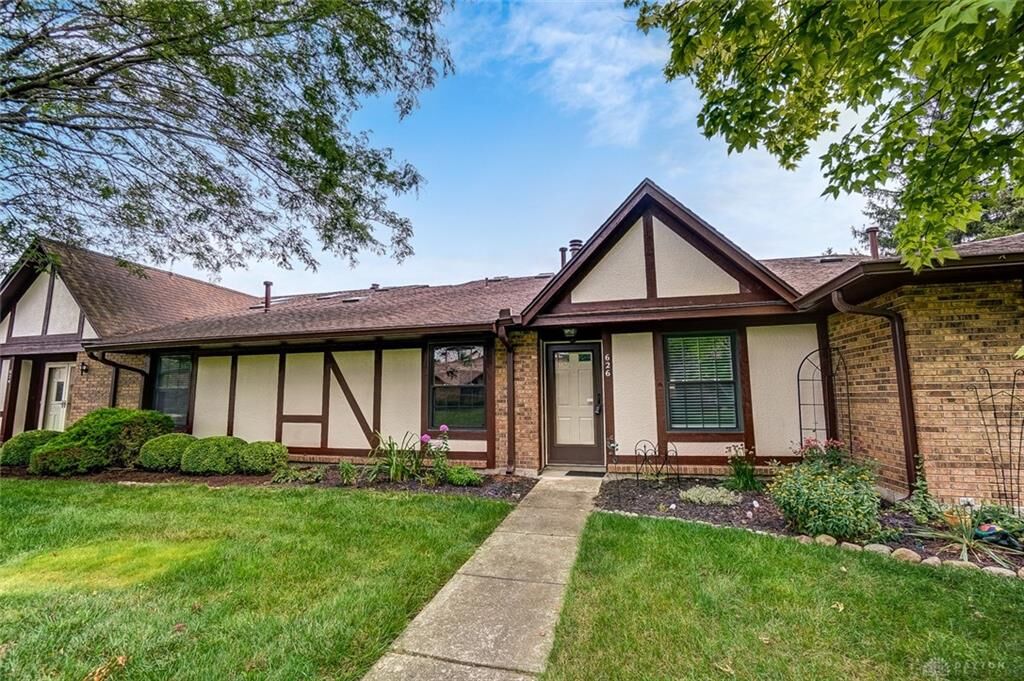 Property Photo: 626 Pine Needles Drive OH 45458