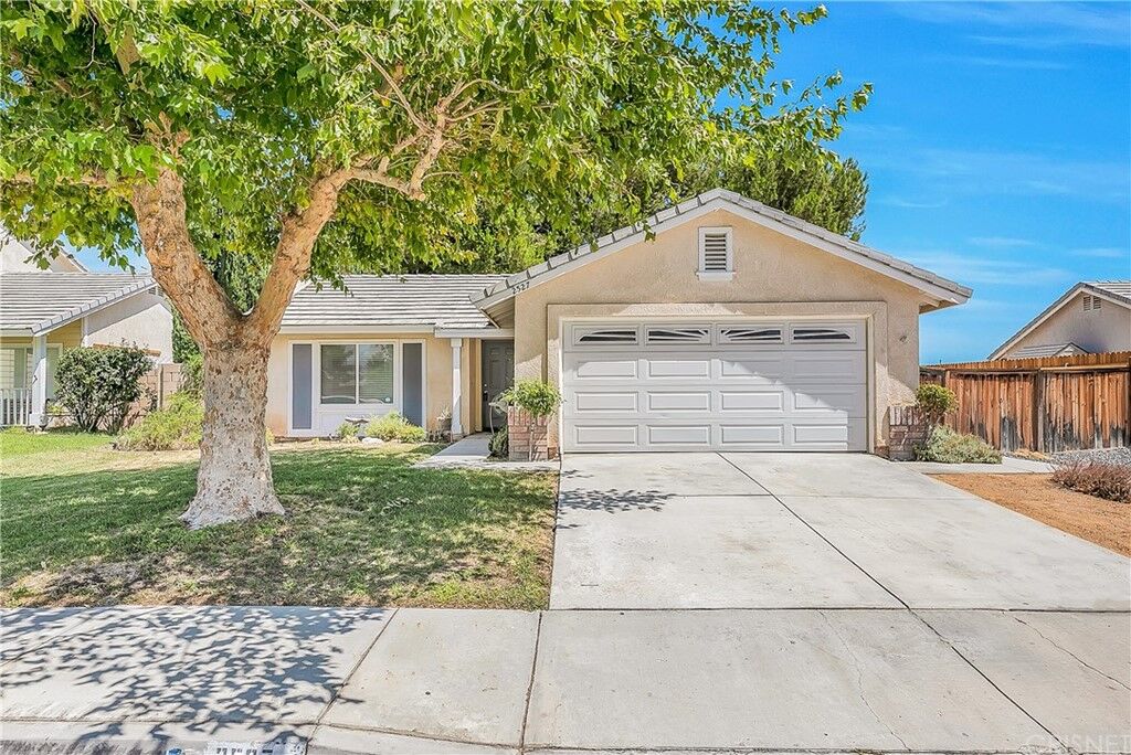 Property Photo: 2527 W Lingard Street CA 93536