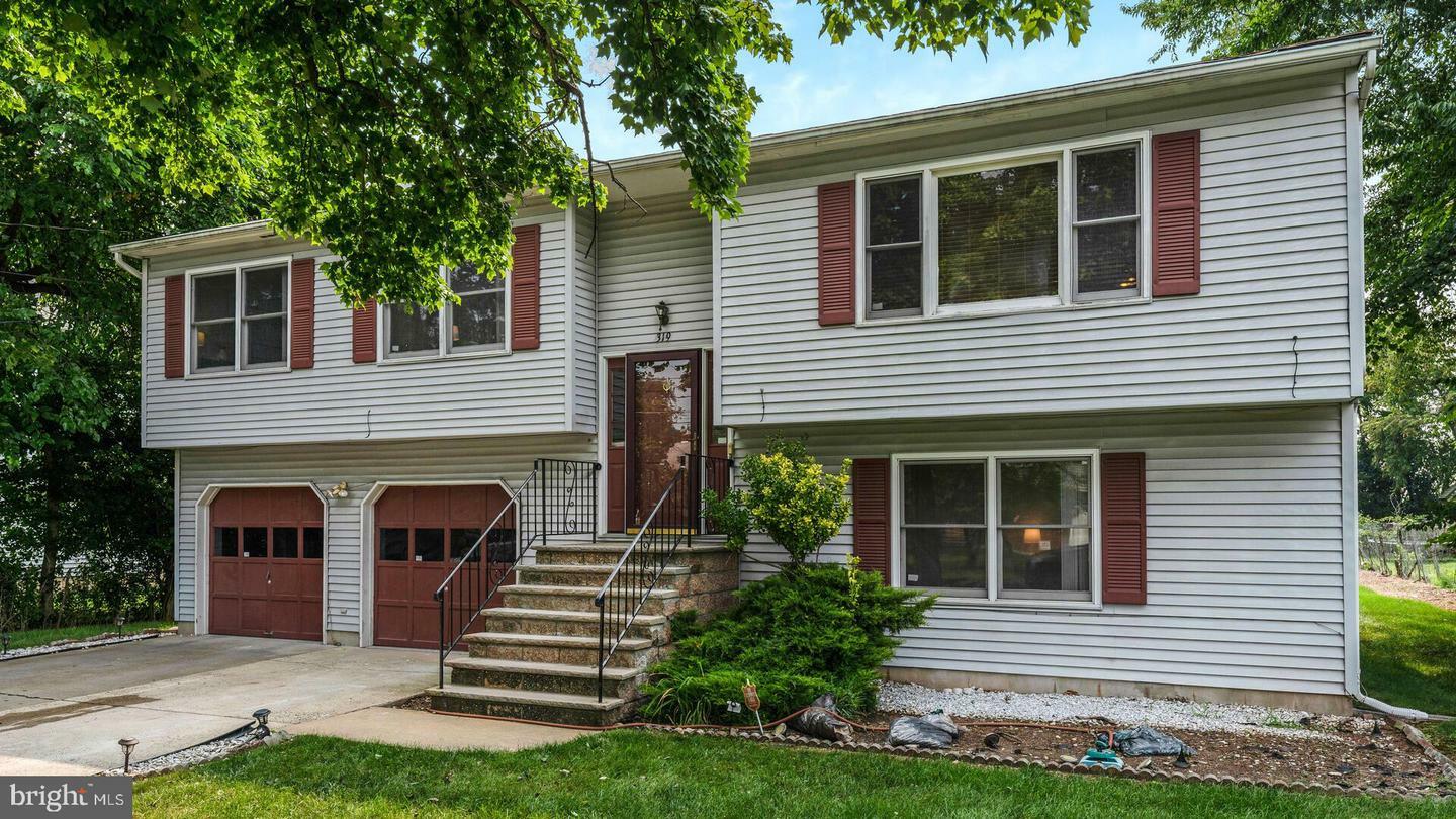 Property Photo:  319 Hillcrest Avenue  NJ 08873 