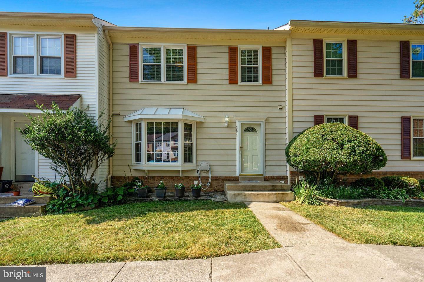 Property Photo: 7302 Rolling Oak Ln VA 22153