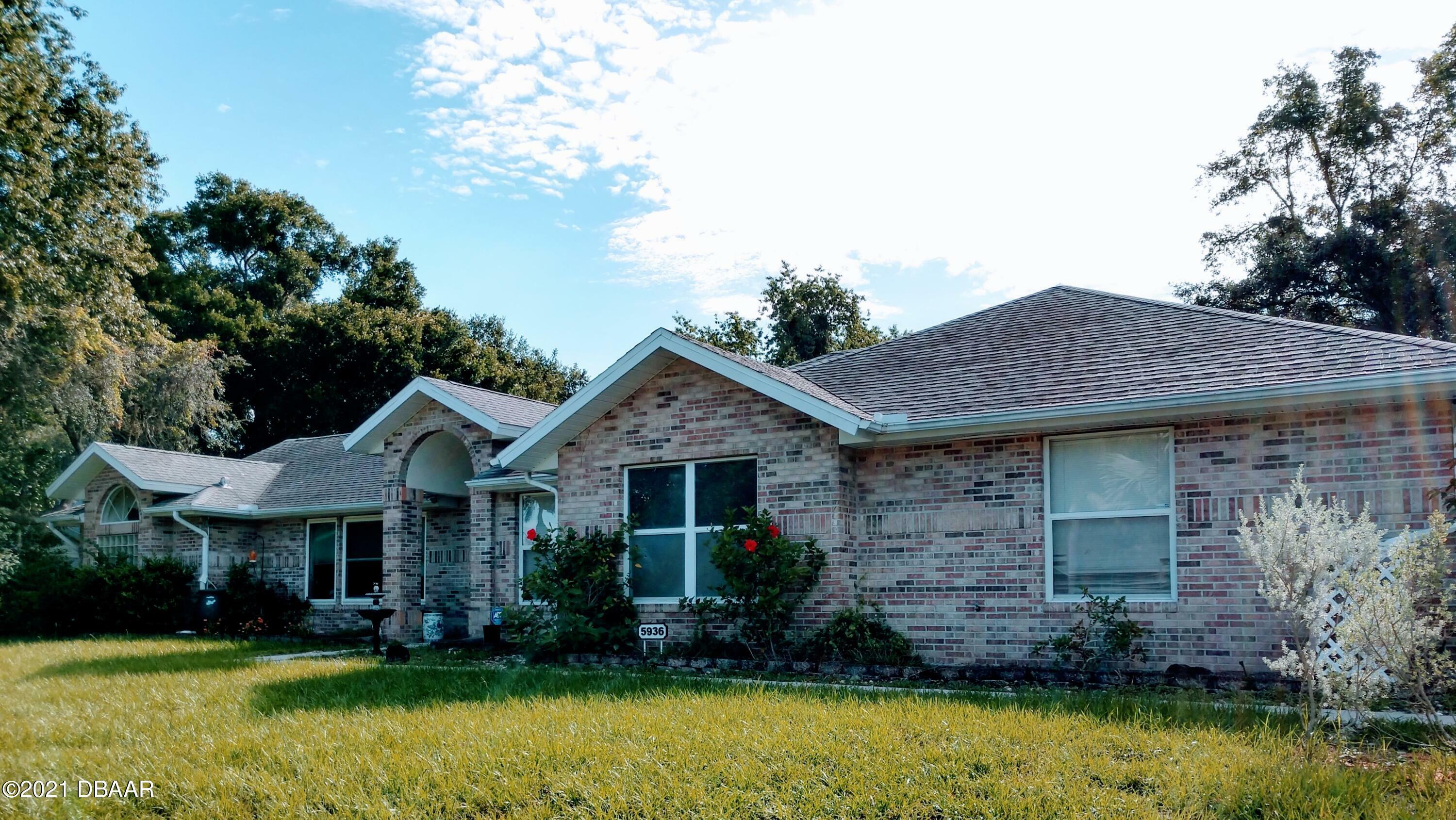 Property Photo:  5936 Kendrew Drive  FL 32127 