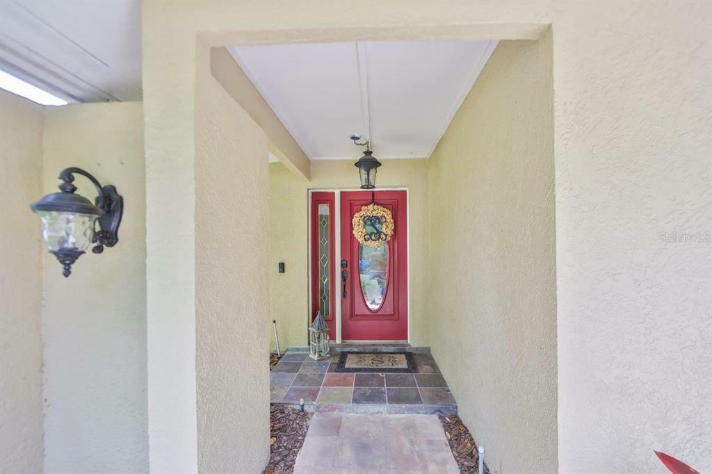 Property Photo:  16006 Amberly Drive  FL 33647 