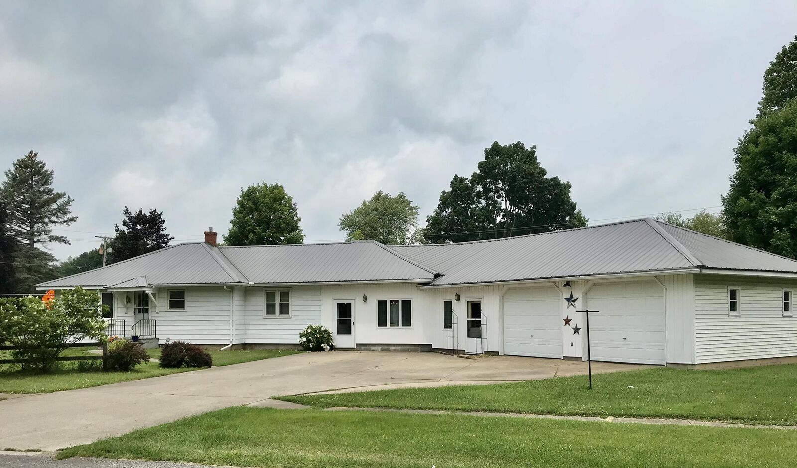 Property Photo:  501 Heath Avenue  MI 49099 