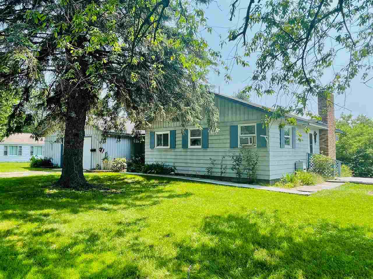 Property Photo: 408 Groveland MI 49712
