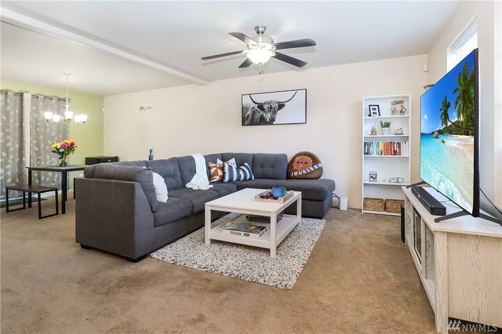 Property Photo: 603 W Charlotte Ave WA 98312