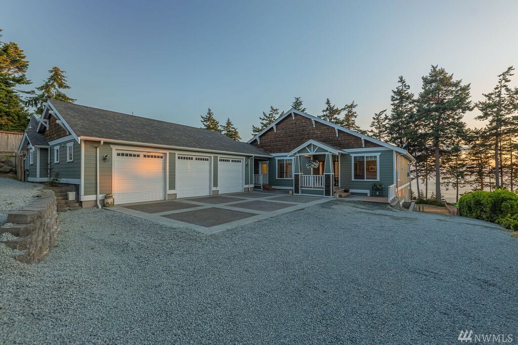 Property Photo:  3532 Marine View Dr  WA 98253 