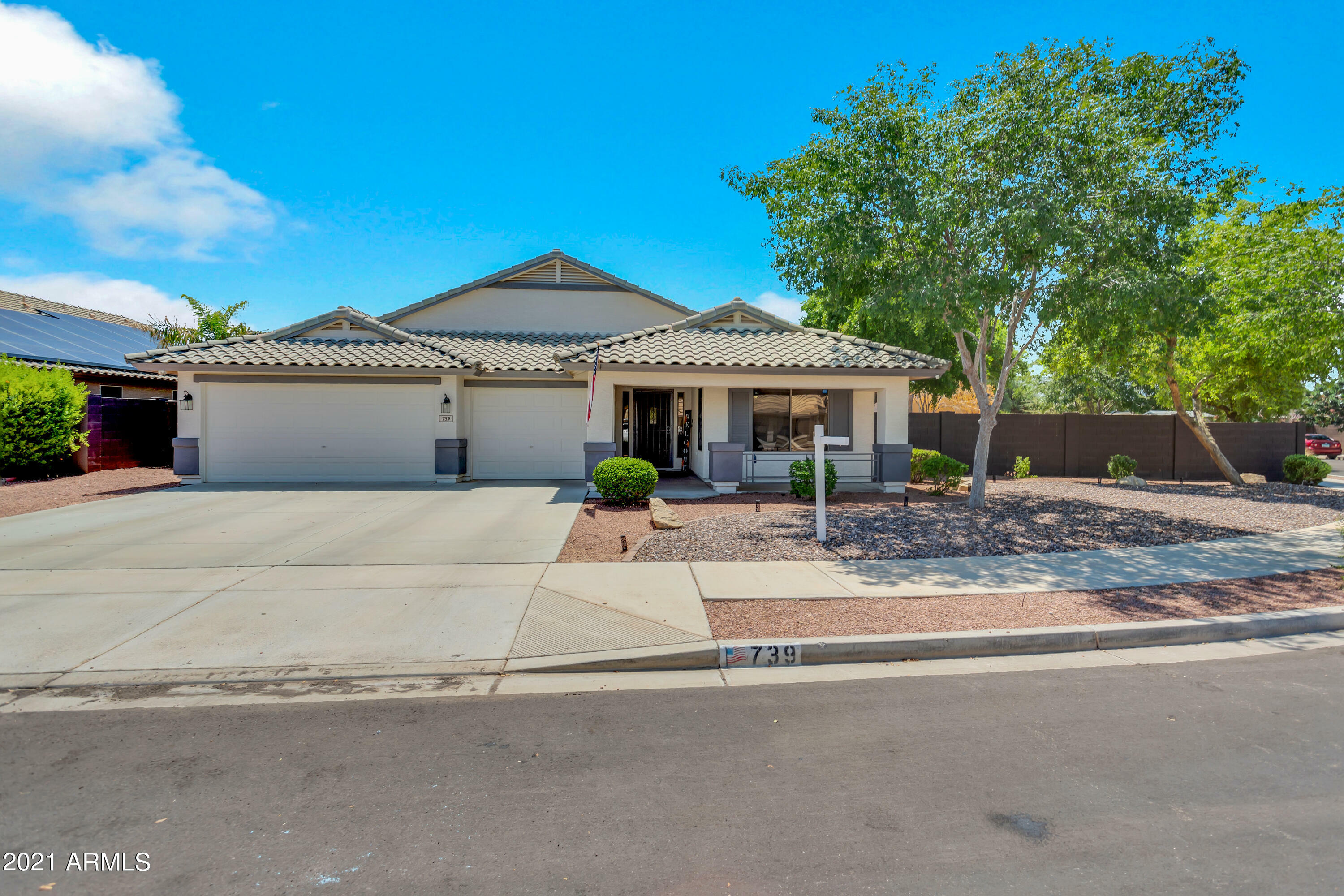 Property Photo:  739 N 168th Avenue  AZ 85338 