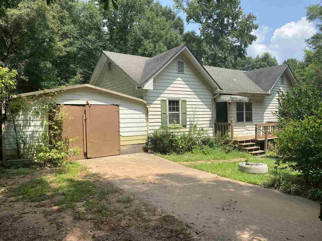 Property Photo:  885 Rover Zetella Road  GA 30292 