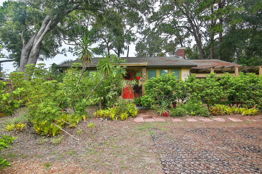 Property Photo:  2575 Bahia Vista Street  FL 34239 