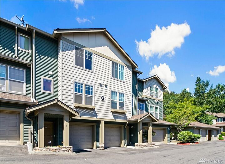 Property Photo: 21507 42nd Ave S G2 WA 98198