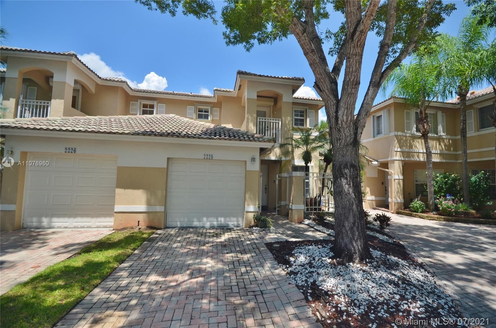 Property Photo: 2228 NW 171st Ter FL 33028