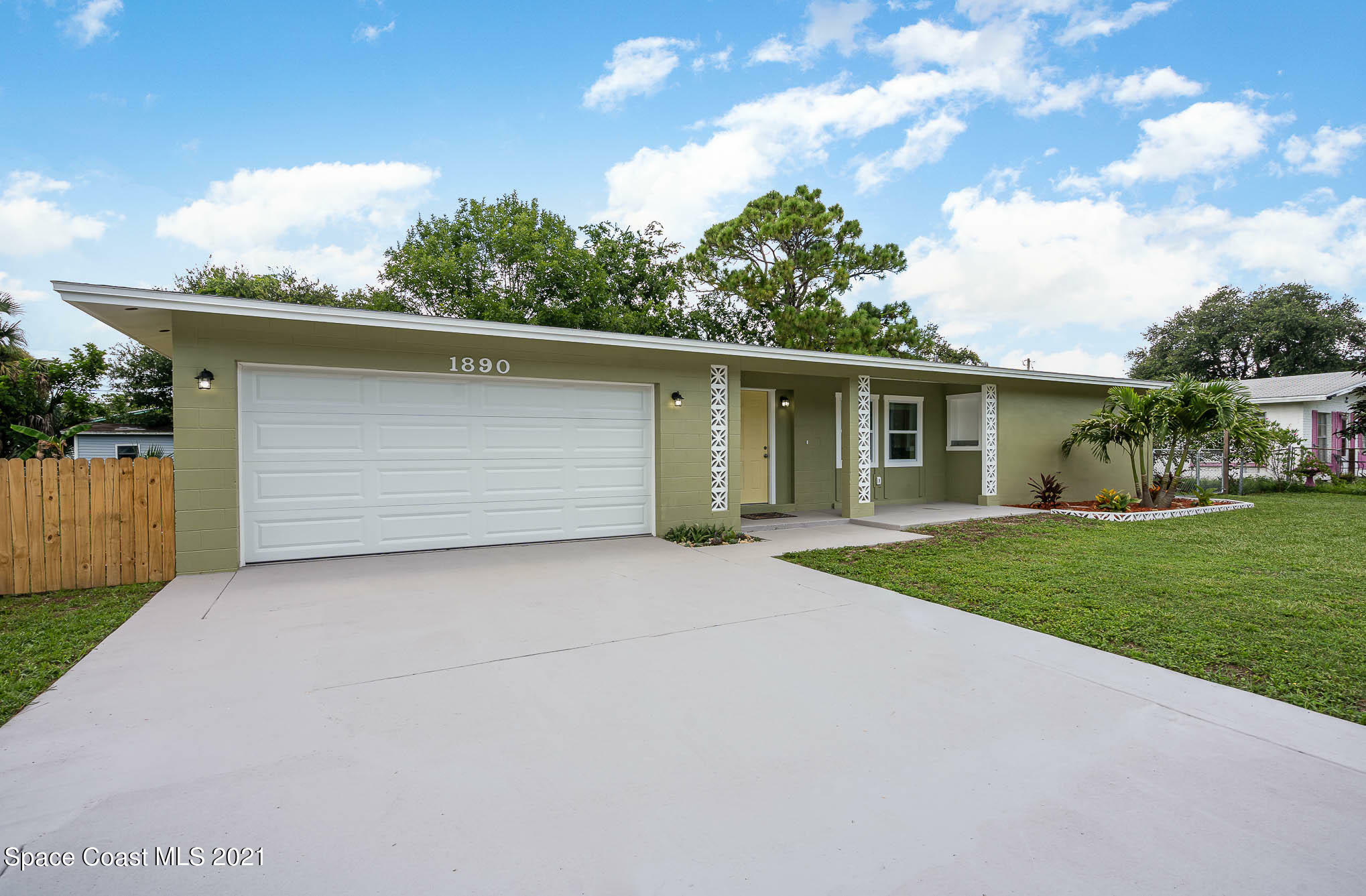 Property Photo:  1890 White Sands Drive  FL 32780 