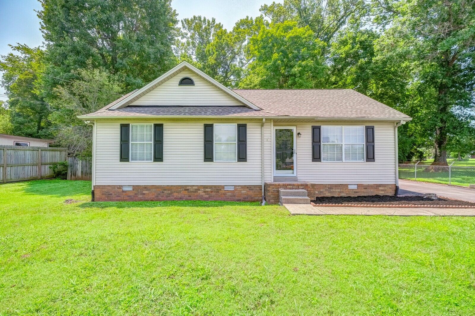 Property Photo:  5121 Joe Bond Trl  TN 37129 