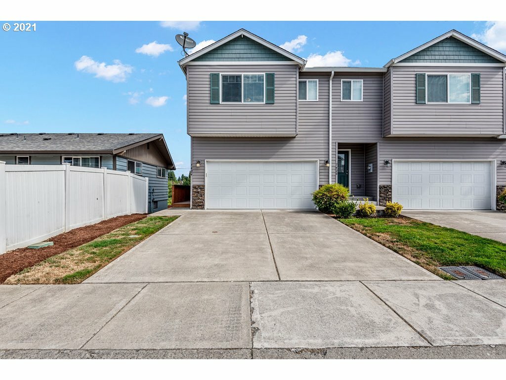 Property Photo:  7424 NE 62nd St  WA 98662 