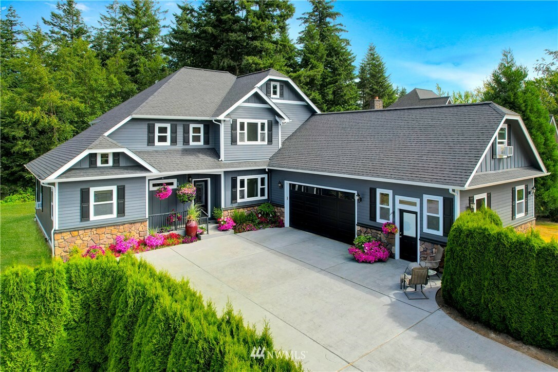 Property Photo:  1290 W Axton Road  WA 98248 