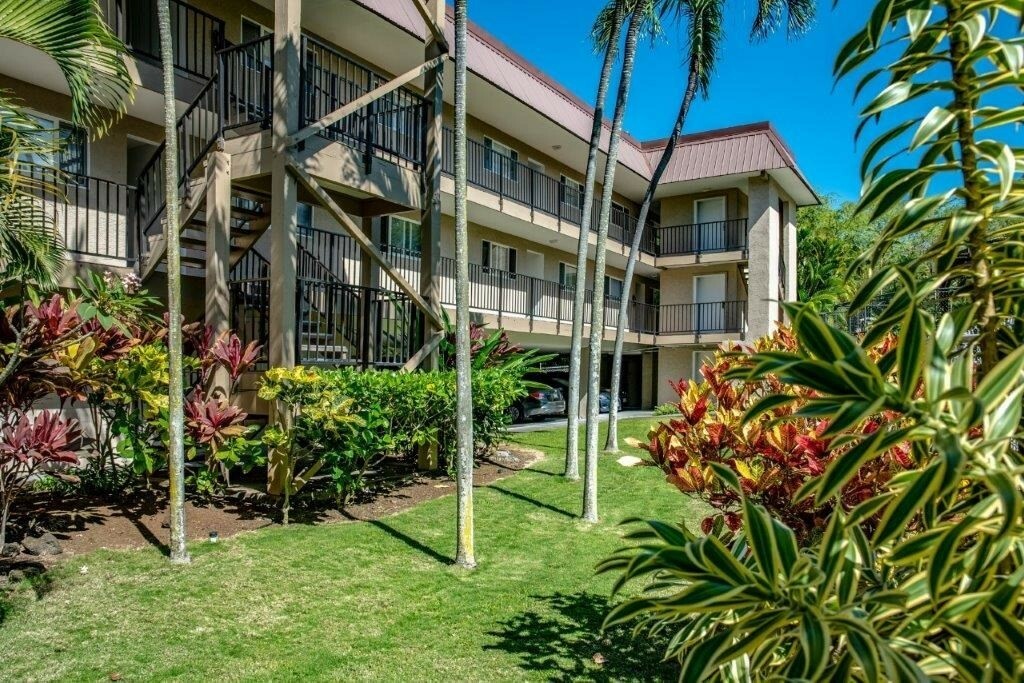 Property Photo:  77-6311 Alii Dr 305  HI 96740 