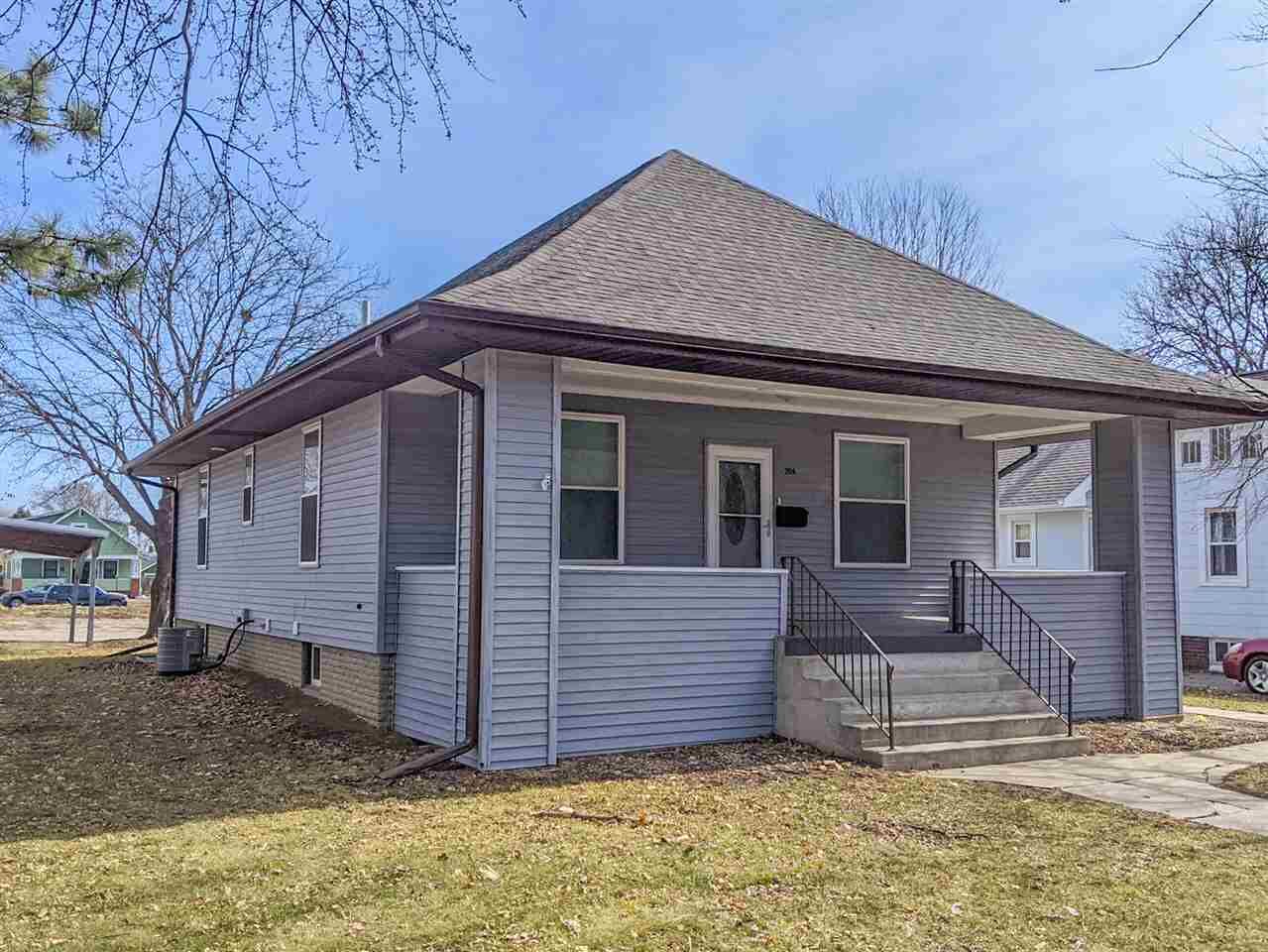Property Photo: 208 N 11th St. NE 68701