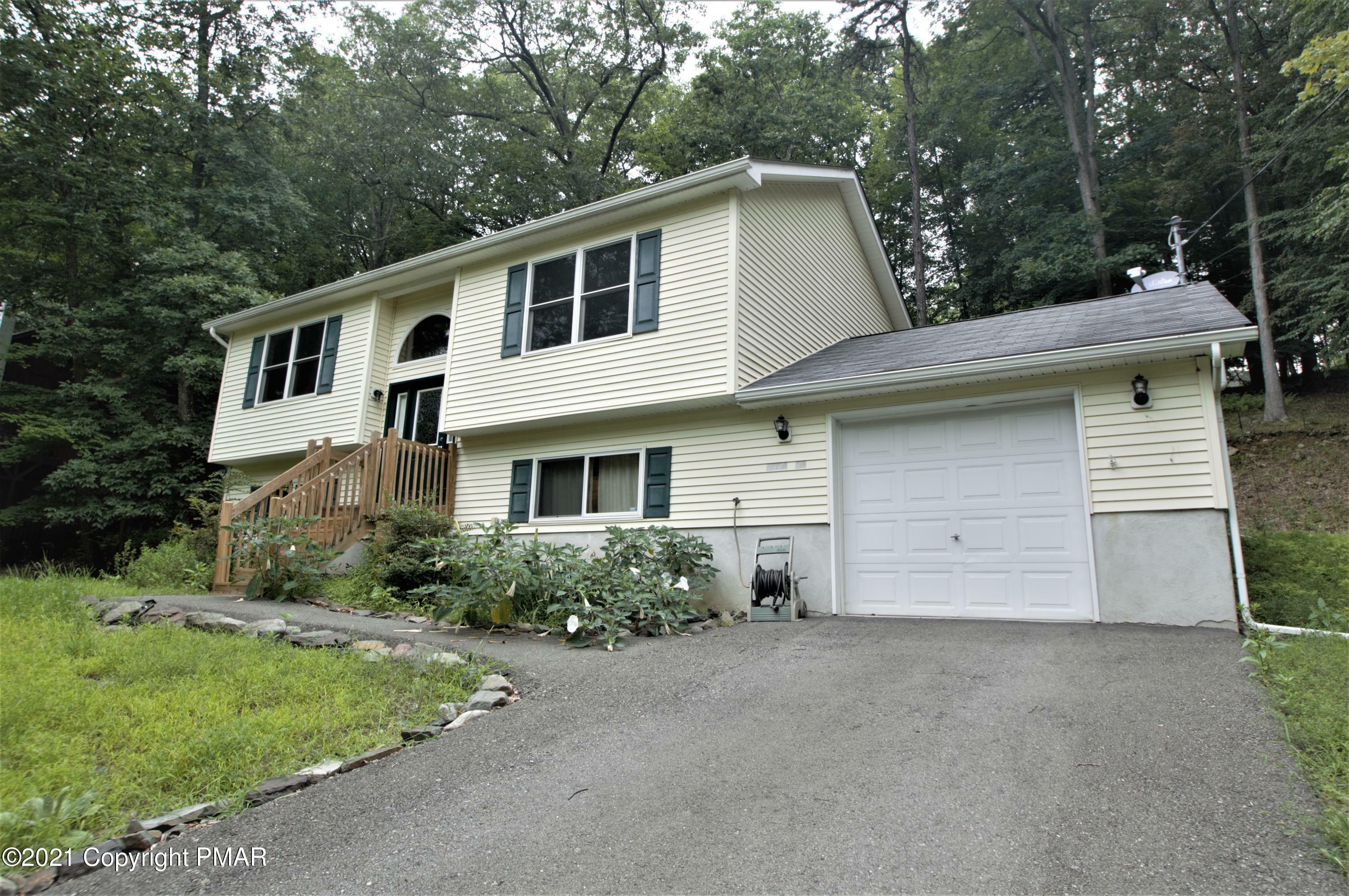 Property Photo:  136 Canterbury Road  PA 18324 