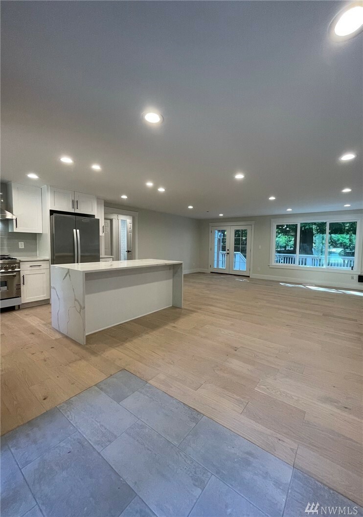 Property Photo: 4533 87th Ave SE WA 98040