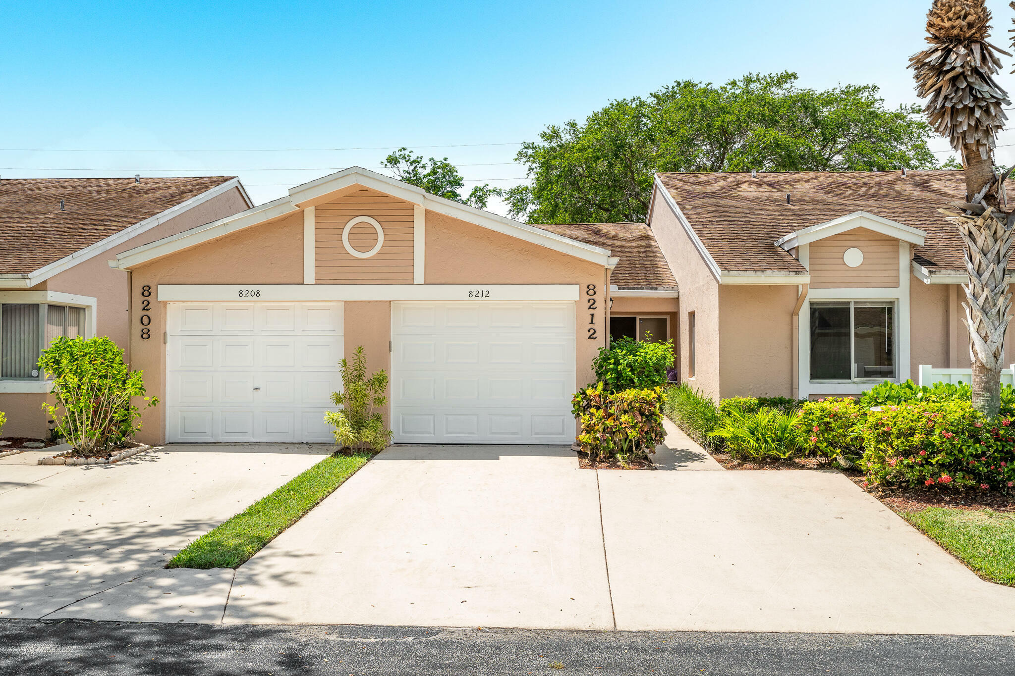 Property Photo:  8212 Summerbreeze Lane  FL 33496 