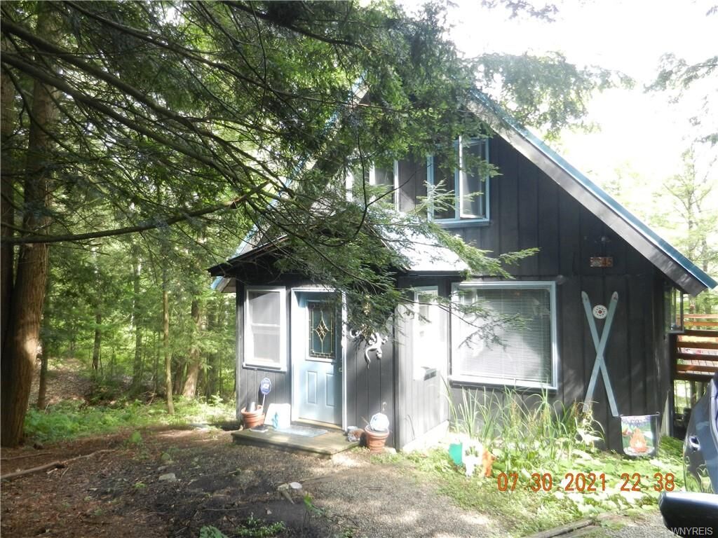 Property Photo:  45 Hardwood Road  NY 14069