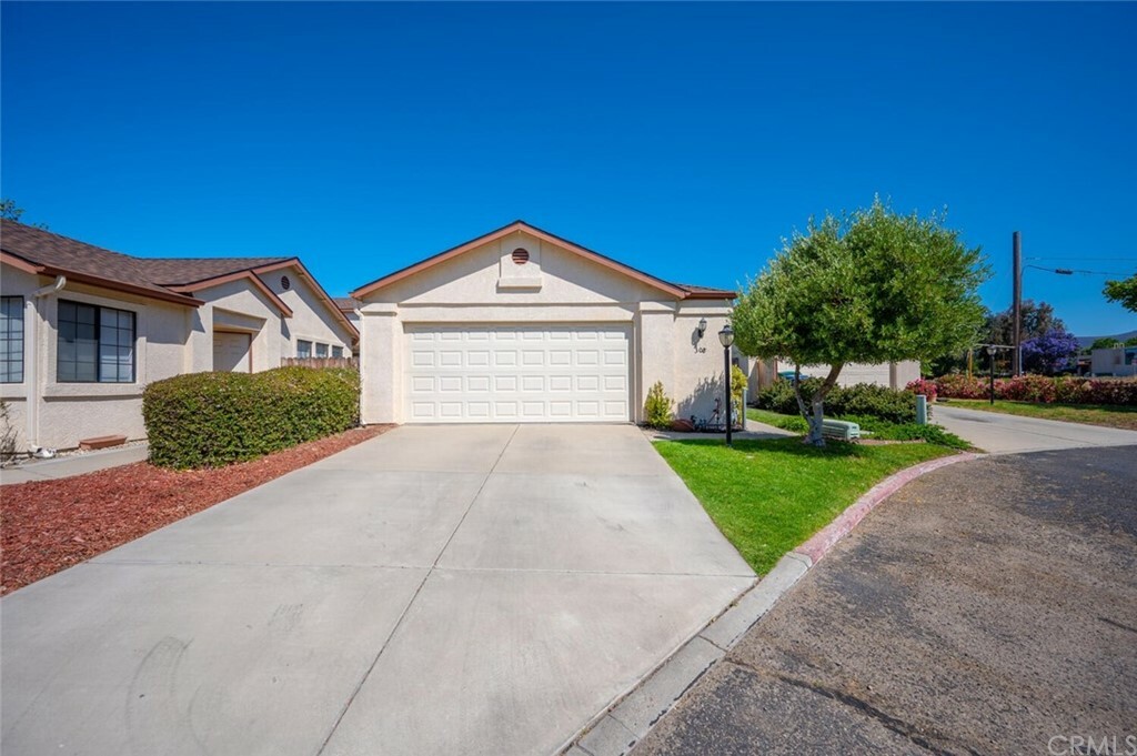 Property Photo:  308 Blue Springs Lane  CA 93444 