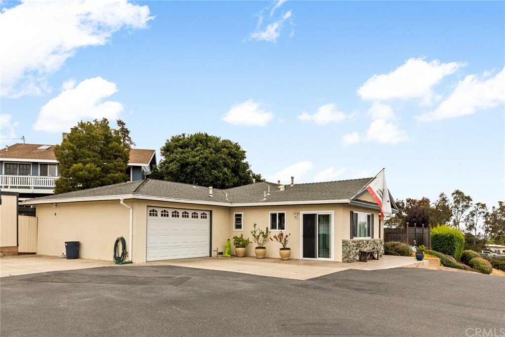 Property Photo:  555 S Traffic Way  CA 93420 