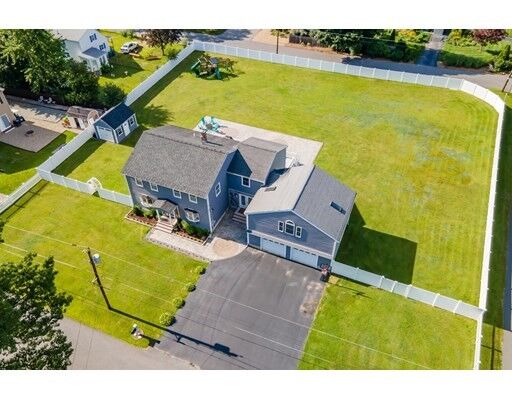 Property Photo: 29 Woodlawn Ave MA 01821