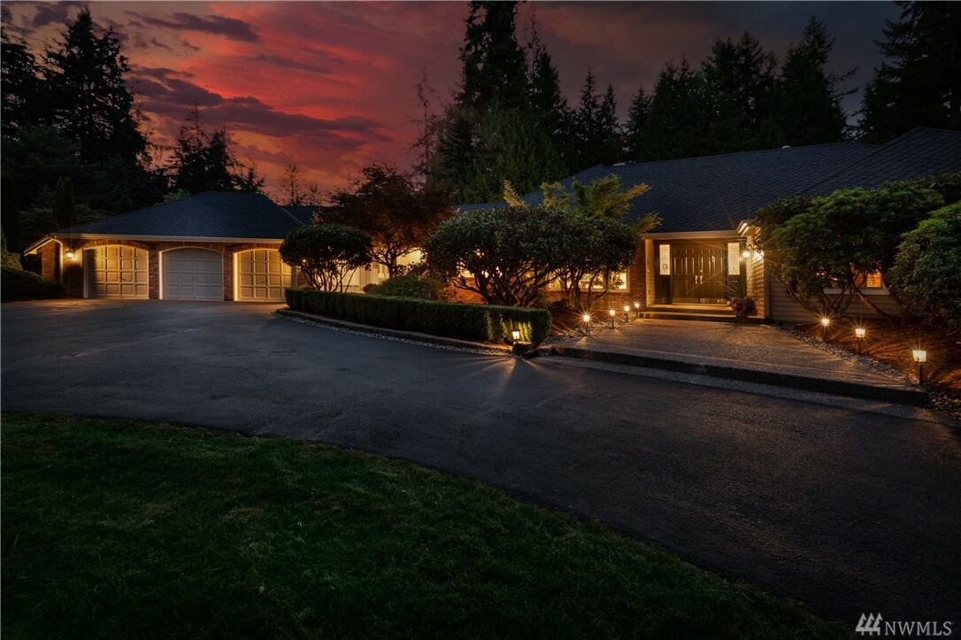 Property Photo: 17200 NE 144th St WA 98052