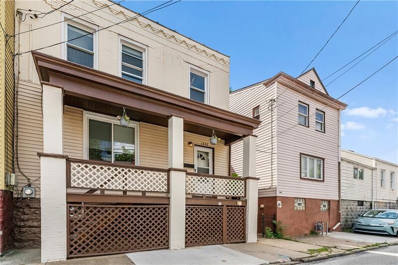Property Photo: 1333 Lowrie St PA 15212